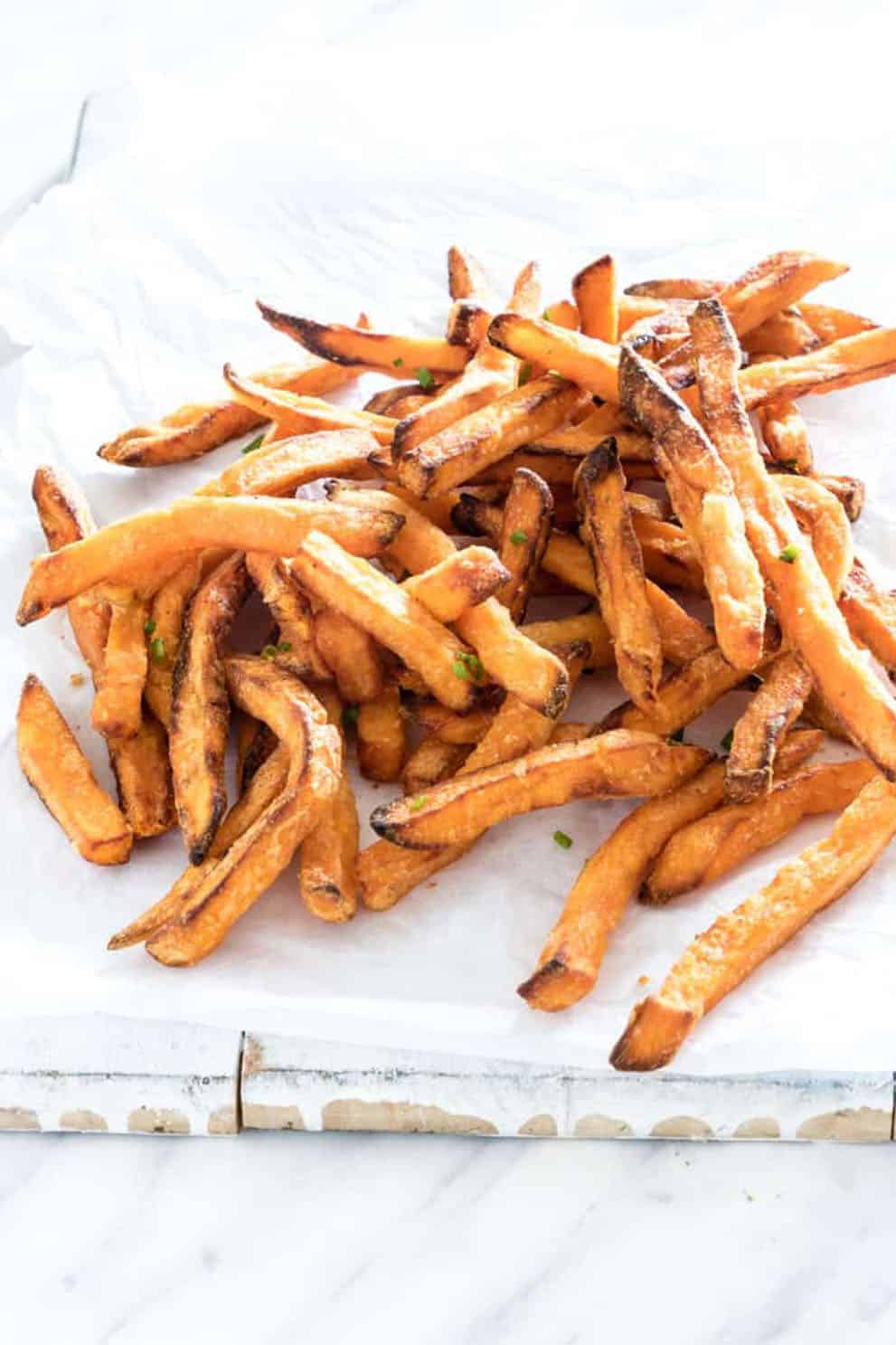 AIR FRYER SWEET POTATOES FRIES by Recipes from a Pantry: These delicious and easy vegan appetizers are so easy to make, inexpensive and perfect for a party!