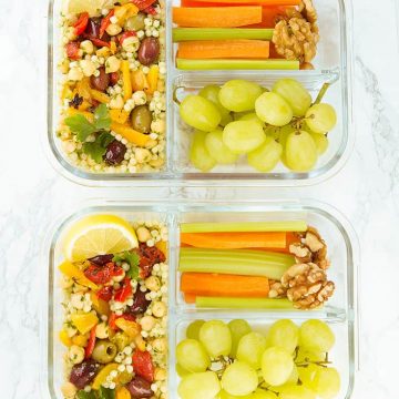 This colorful and vegan Israeli couscous salad with chickpeas is packed with deliciousness, protein and amazing fresh flavors. Plus, it's ready in 15 minutes and makes an irresistible and nutritious meal prep lunch!