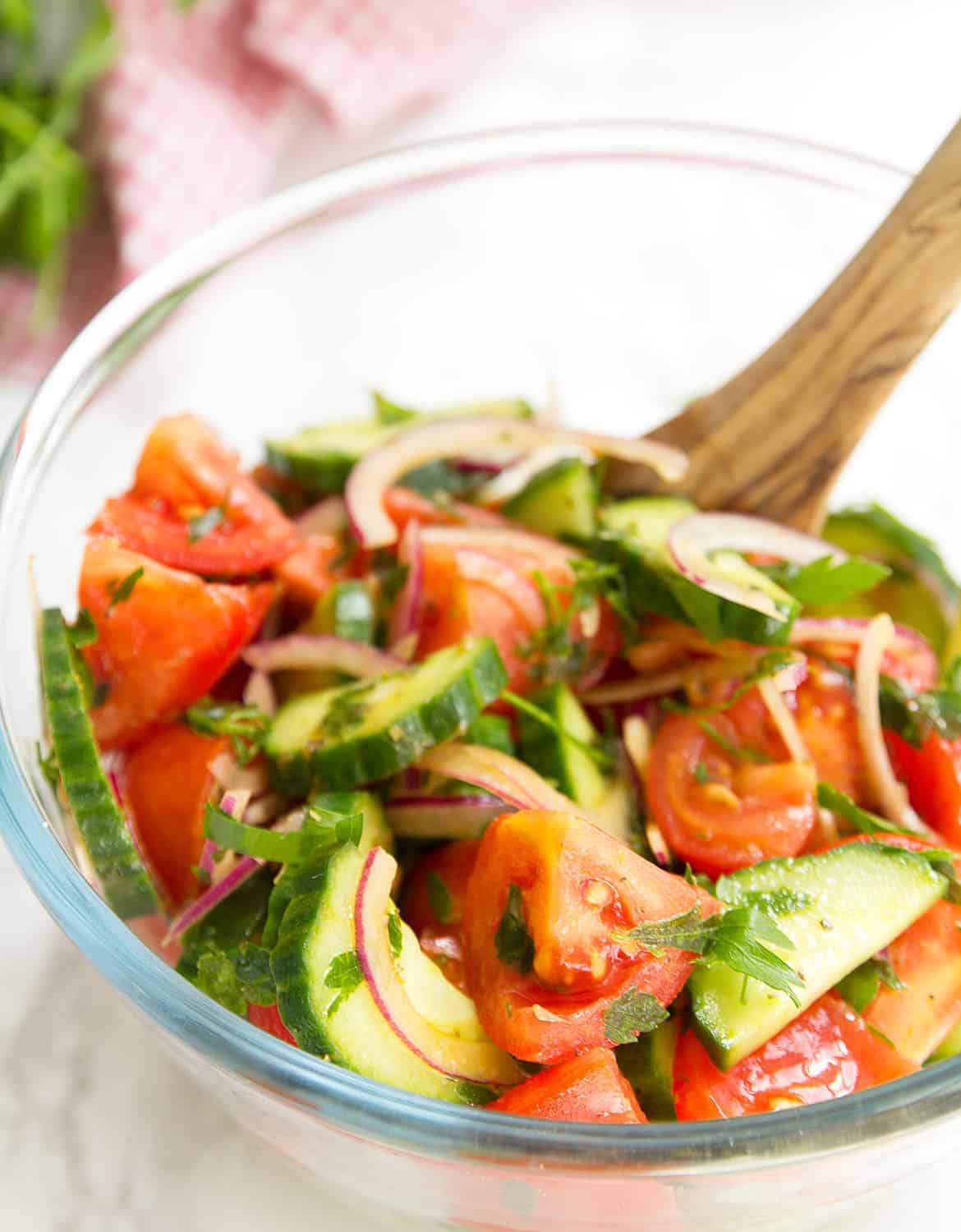 ITALIAN TOMATO AND CUCUMBER SALAD - The clever meal