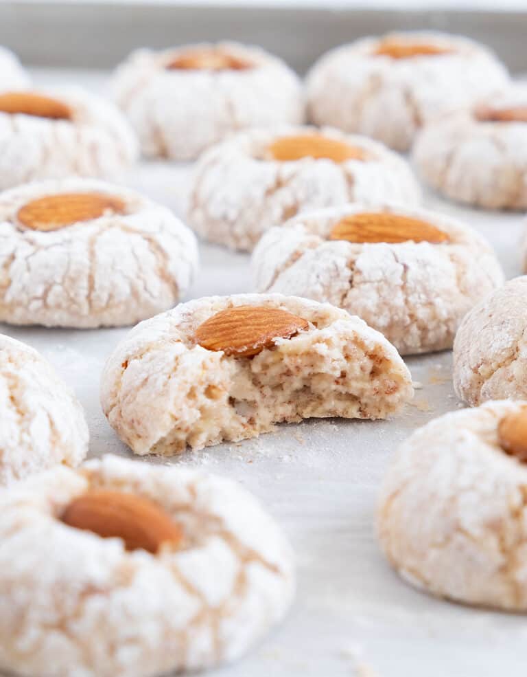 Easy Almond Cookies - The clever meal