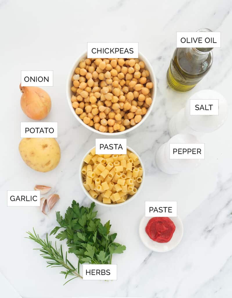 Top view of the ingredients to make this pasta with chickpeas.