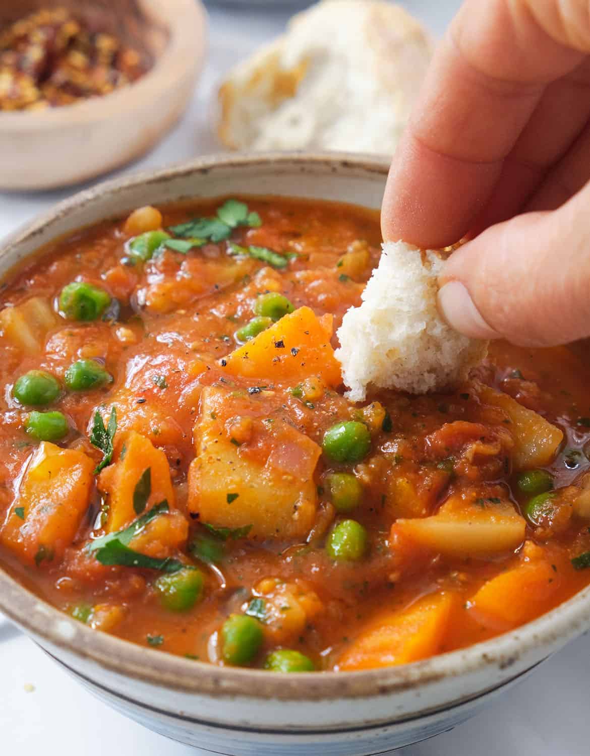 Easy Tomato Stew (veggie-packed) - The clever meal