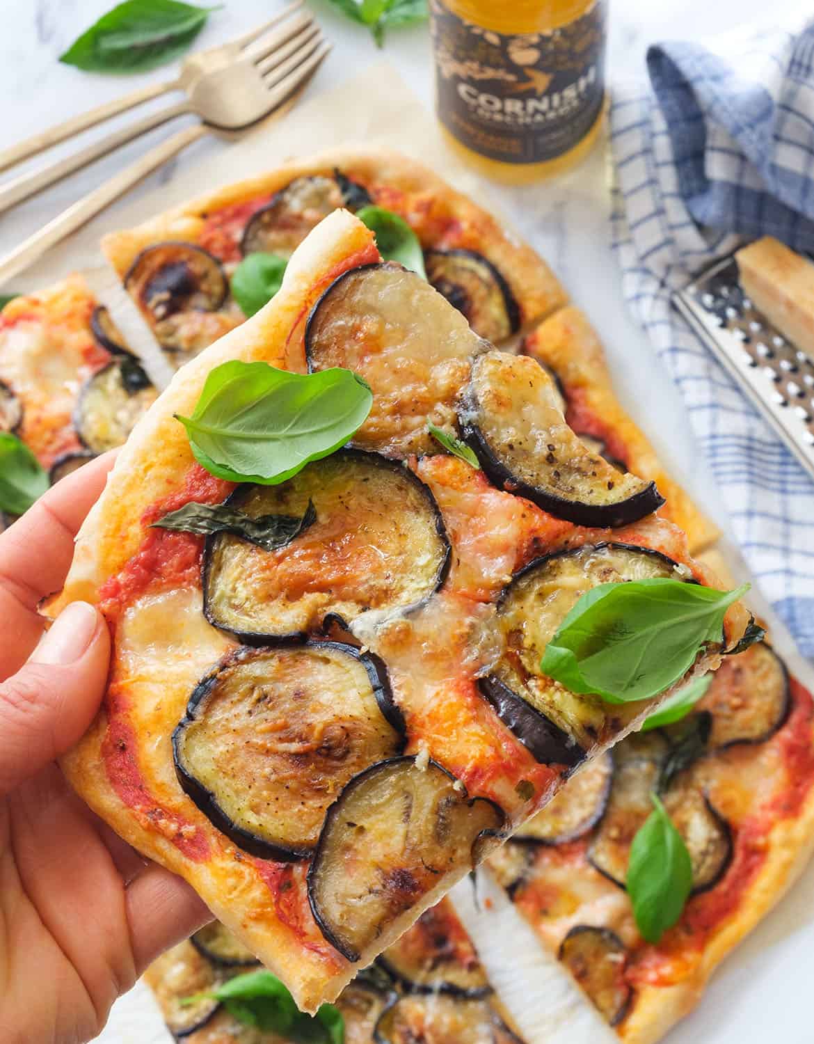 Pizza with Eggplant The clever meal