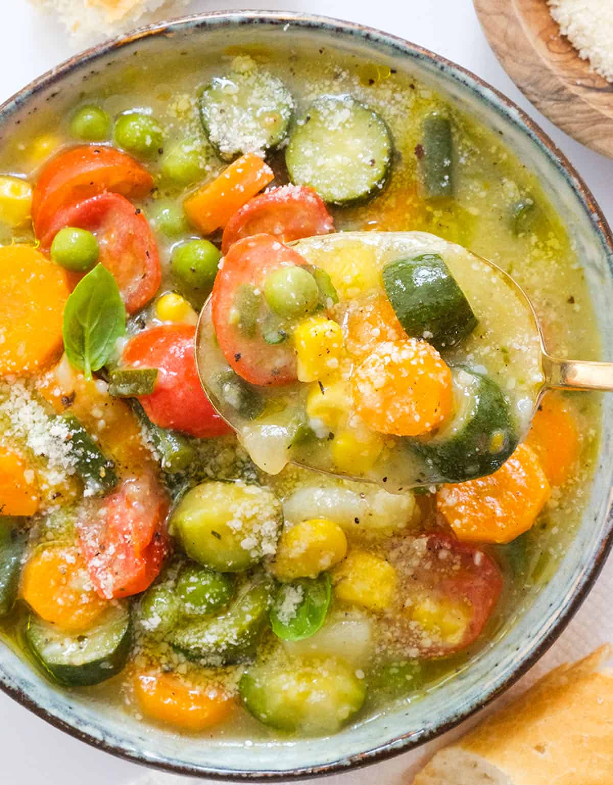 Summer Vegetable Soup - The clever meal