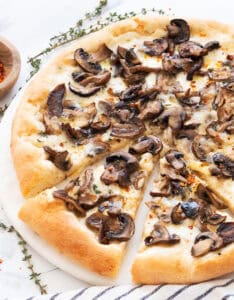 Mushroom Pizza - The clever meal